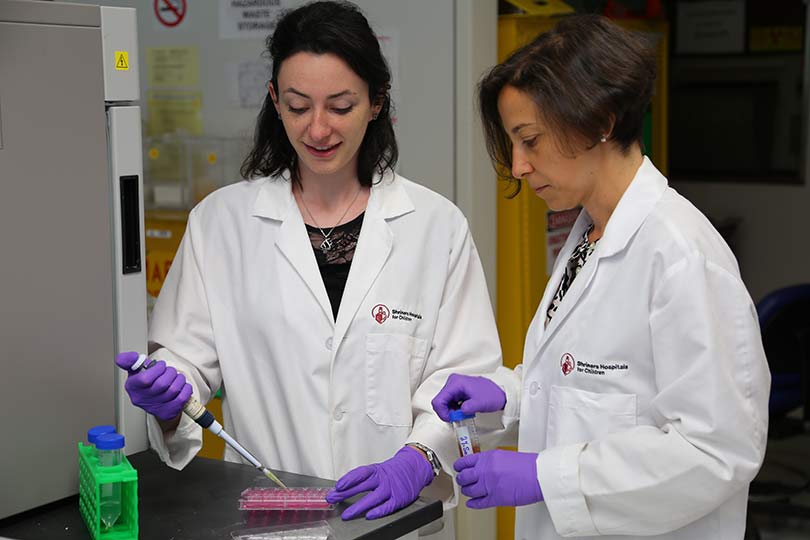 Two female researchers in the lab