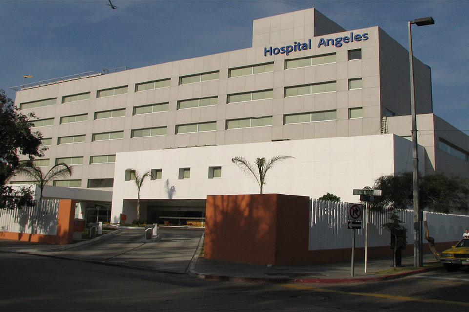 Exterior del edificio del Hospital Ángeles, Tijuana