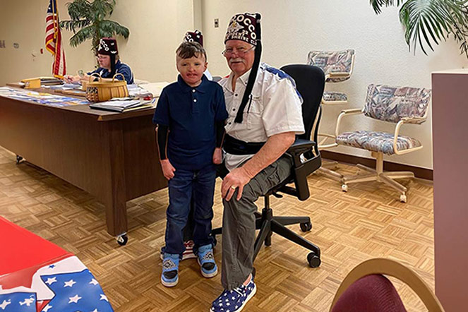 patient visiting with Morocco Shriner
