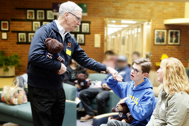 Un patient rencontre George McCaskey, président des Chicago Bears