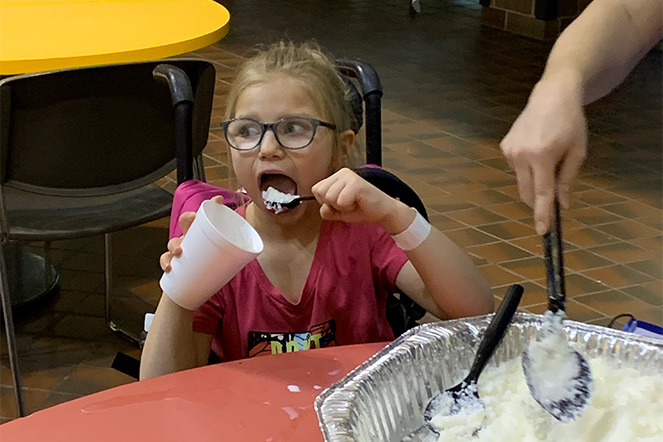 Starlit comiendo helado